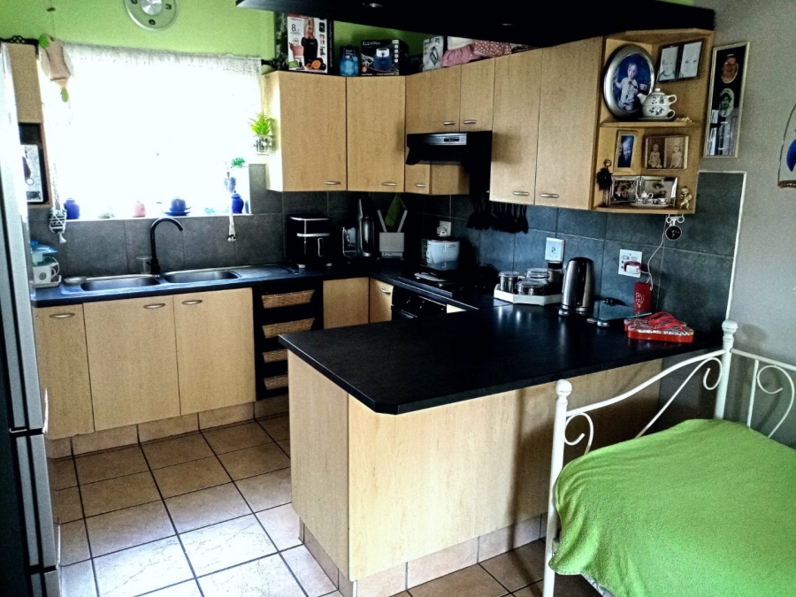 2 Bedroom Property for Sale in Charlo Eastern Cape